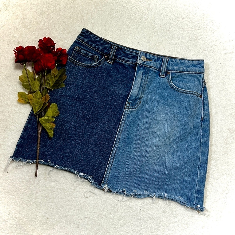 PACSUN Two Tone Frayed Hem Denim Mini Skirt - Size 25 (measures 28")